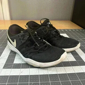 Nike Sneakers Womens Size 6.5 Free TR 7 904651-001 Black Running Shoes Athletic